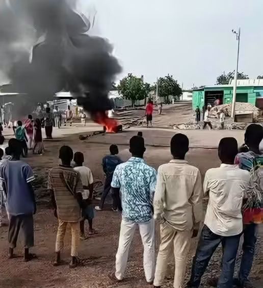 اعتقال أربعة ناشطين ونحو 15 قاصراً عقب احتجاجات في القضارف