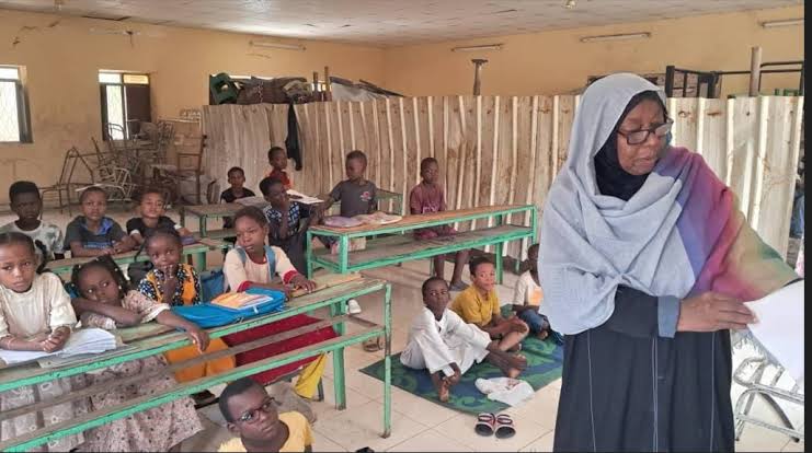 السودان.. معلمون بلا رواتب وملايين الطلاب خارج المدارس: